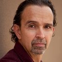 Phil Duran als Larold Hayes