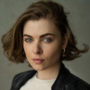 Juliette Crosbie als Sister