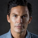 Tim McDonald als Officer 1