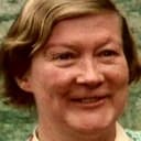 Lorraine Peters als Girl on Grave