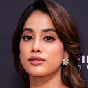 Janhvi Kapoor als Sudha Bharti
