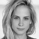 Hannah Greeno als Saffron