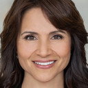 Christine Steel als Jenny Andrews