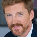 Erick Weiss als Mr. James' Assistant