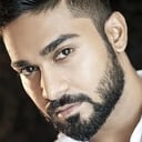 Salman Yusuff Khan als Rocky