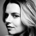 Chloe Wick als Page