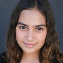 Grace Monaca als Young Priya