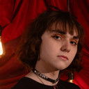 Lucy Peterson als Demon