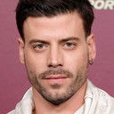 François Arnaud als Scott Hunter