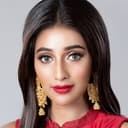 Sayantika Banerjee als Maya