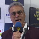 Pawan Kalra als Dheeru Sir, Principal Sir