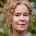 Wynne Potts als Care Assistant