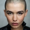 Flavia Watson als Carly