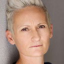 Zoe Houghton als Tina