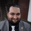 Roberto Figueroa als Self - Host