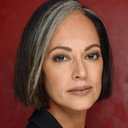 Salma Qarnain als Gita Cywinski