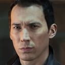 David Caves als Clint Hill