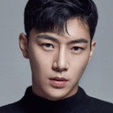 Moon Ji-yong als Ji Seung Heon