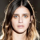 Benedetta Porcaroli als Adele Carrera