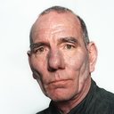 Pete Postlethwaite als Lorbeer