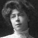 Esther Lyon als Mrs. Bowie