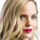 Mena Suvari als Tracey