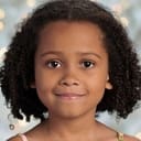 Scarlett Smith als Paige / Evee Simmons (Age 5)