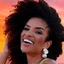Maíra Soares als Self