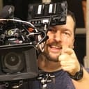 Darrell Martinelli als Steven Smithfields (uncredited)