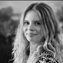 Isabel Sparks als Meg's Friend