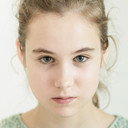 Naomi Lamp als Alina