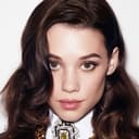 Astrid Bergès-Frisbey als Ed