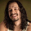 Gregory Manrique als Frank Cruz