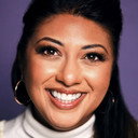 Poppy Jhakra als Doctor
