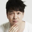 Lee Min-woong als Management Director