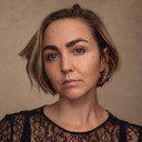 Kate Winter als Jean