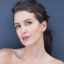 Isabelle Kaif als Simone