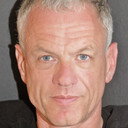 Alastair Duncan als Alfred Pennyworth (voice)