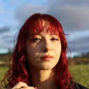 Débora Lopes als Íris Eanes