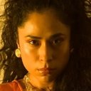 Mayra Batalla als Donovan's Wife