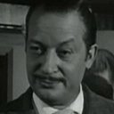 Corrado Guarducci als Italian Count Minerva