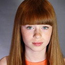 Niamh Walter als Young Sara