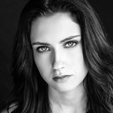 Shatara Crowe als Office Worker