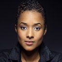 Sophia Emberson-Bain als Ponytail