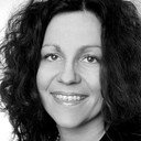 Isabel Heinemann als Self