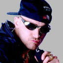 Kelly Wolfe als Wolfie D (Ringside)