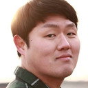 Won Geun-su als Class of 1994 Senior