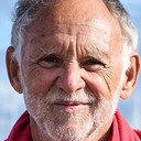 Hans-Georg 'Gorm' Møller als "Savnet" studievært