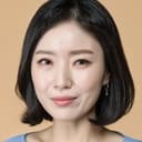 Park Seong-yeon als Kwon Myung-joo