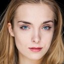 Magdalena Koleśnik als Paramedic Klara